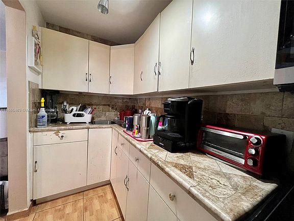 3rd image of 1515 NE 125th Ter APT 312