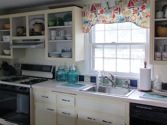 Well equipped kitchen