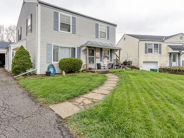 3693 Lakepointe Dr, Northwood, OH 43619