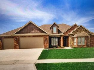 1310 Montieri Dr, Centerton, AR 72719