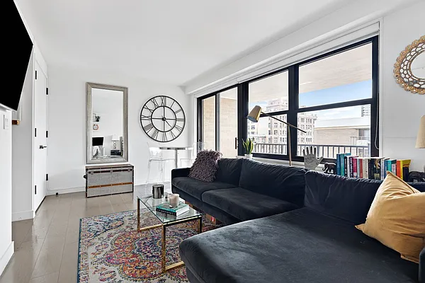 Rented by Compass | media 25