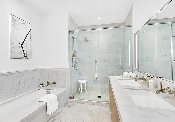 4th image of 215 E 19th St APT 6H