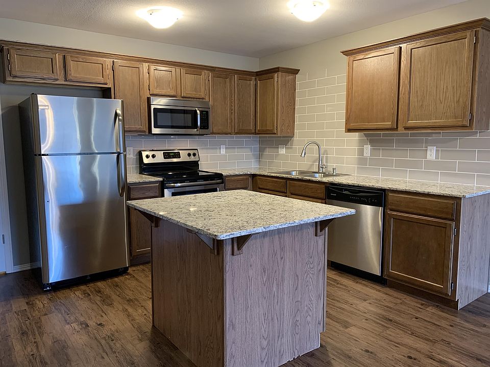 1st image of 3000 SW Deerfield Blvd #2