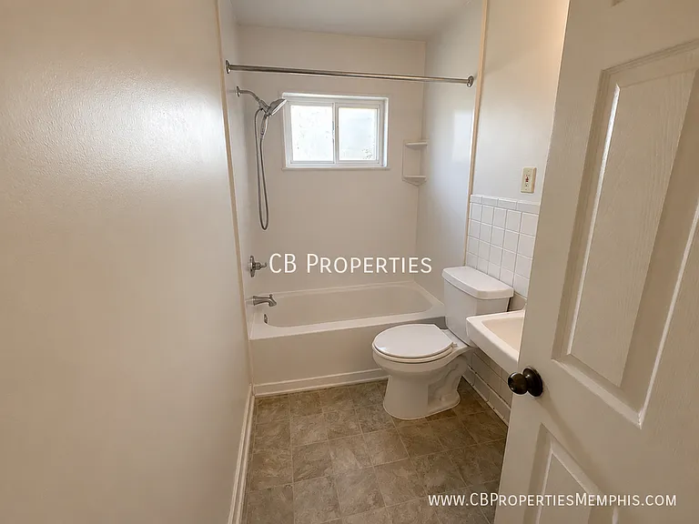 1304 Snowden Ave — Photo 7