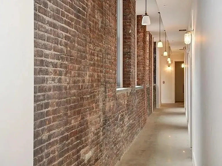 8 Erie St #203 — Photo 8