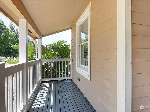 3rd image of 307 10th Avenue SE