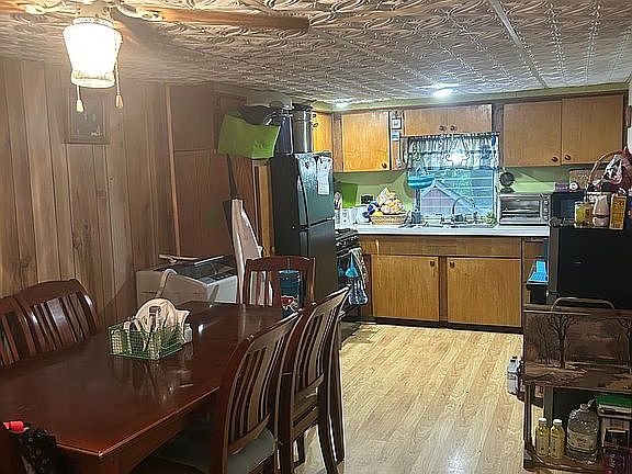 3rd image of 585 Plank Rd