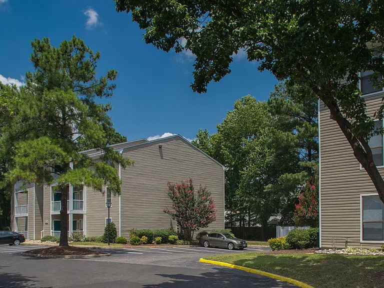Hunter's Mill Apartments — Photo 16