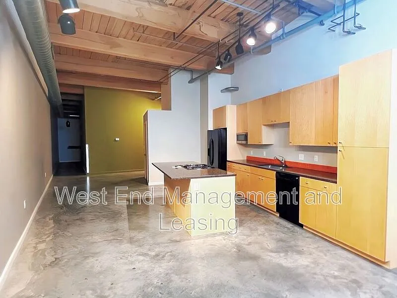 1 bed, 1.5 bath, $1,595 — Photo 3