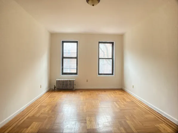 30 Dongan Place image 2 of 7