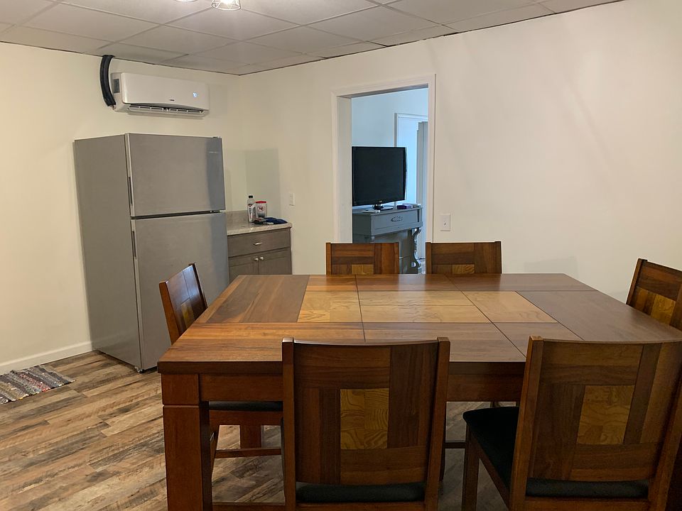 Dining (Kitchen)