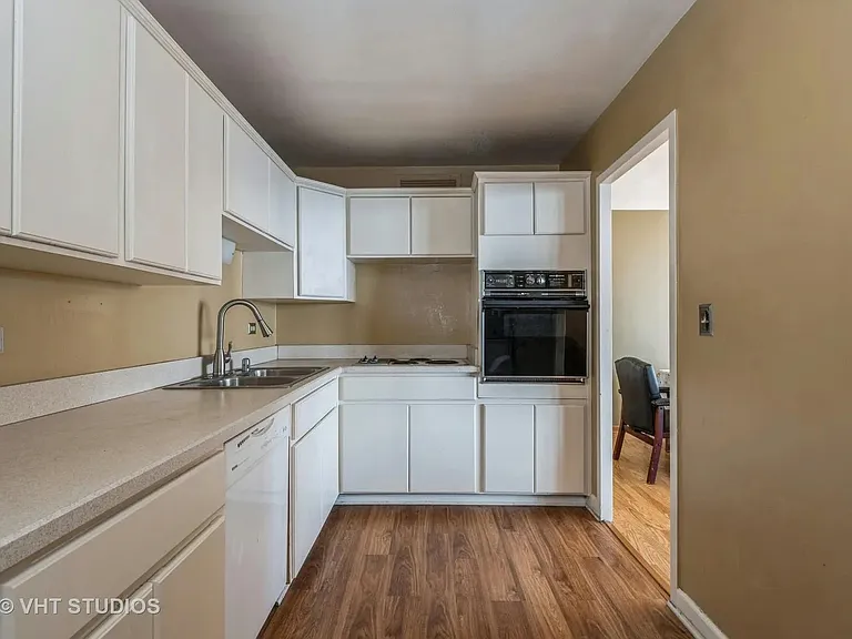 6301 N Sheridan Rd #10R — Photo 8