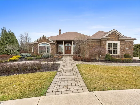 338 Glasgow Dr, Richmond Hts, OH 44143