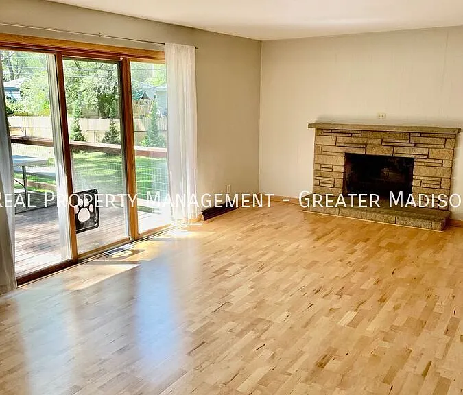 6003 Queens Way — Photo 7