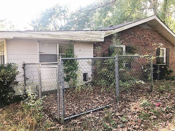 3rd image of 15 Crane Cir NE