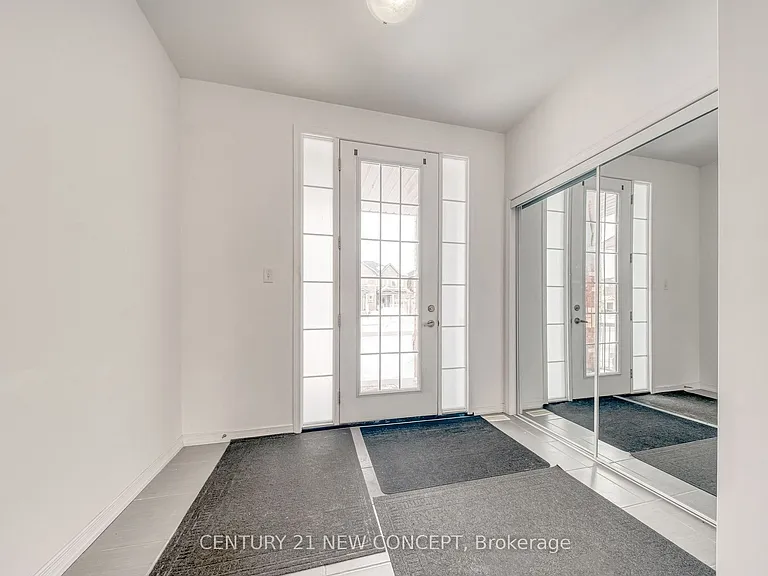 170 Diana Dr — Photo 3