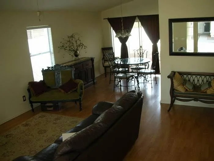 Living Room entry - 5625 S 42nd St