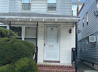 975 E 29th St, Brooklyn, NY 11210