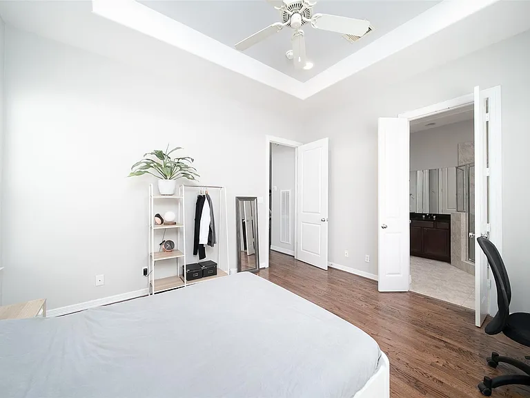 3848 Center St — Photo 23