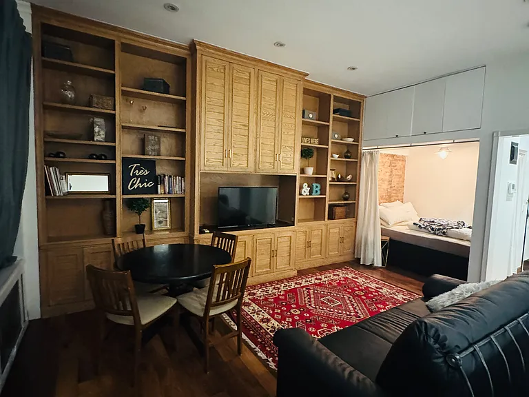 65 E 54th St #4F — Photo 2