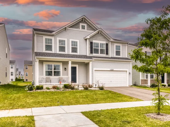 1320 Spencer Ln, South Elgin, IL 60177