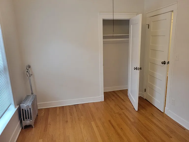 716 Clark St — Photo 8