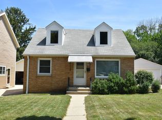 528 N 92nd St, Milwaukee, WI 53226