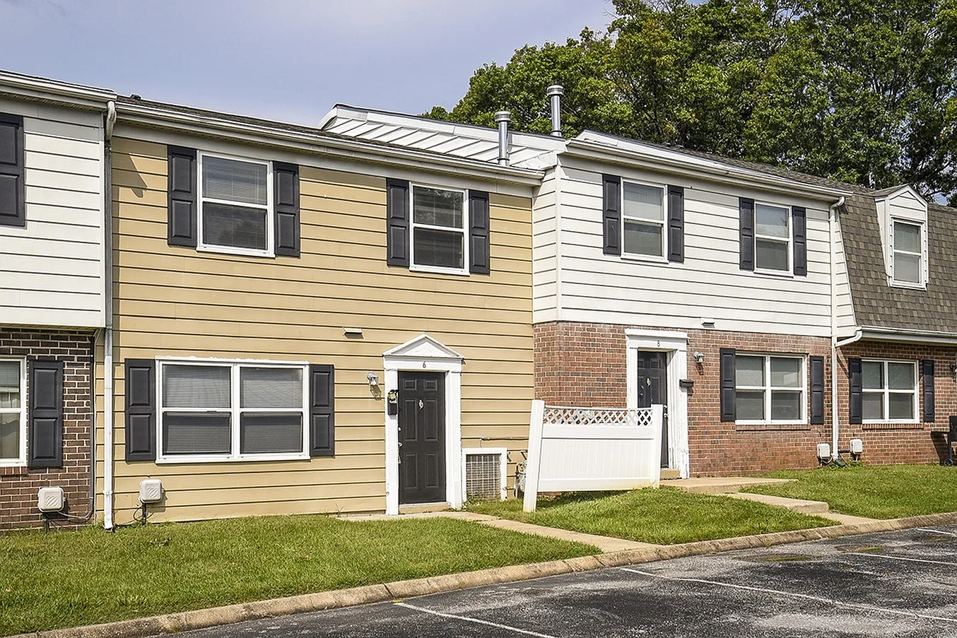 Middle River Townhomes — Photo 2