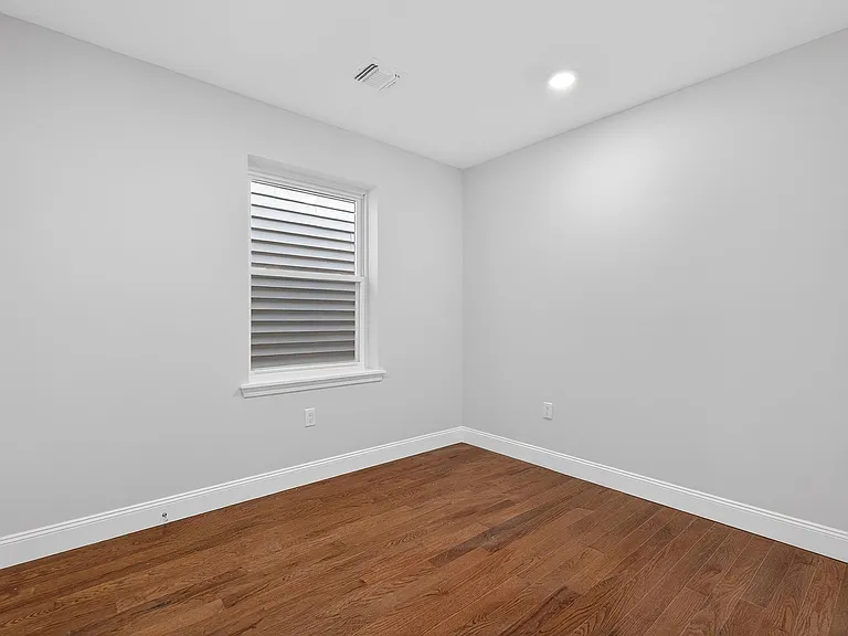 40 E 5th St #2 — Photo 15