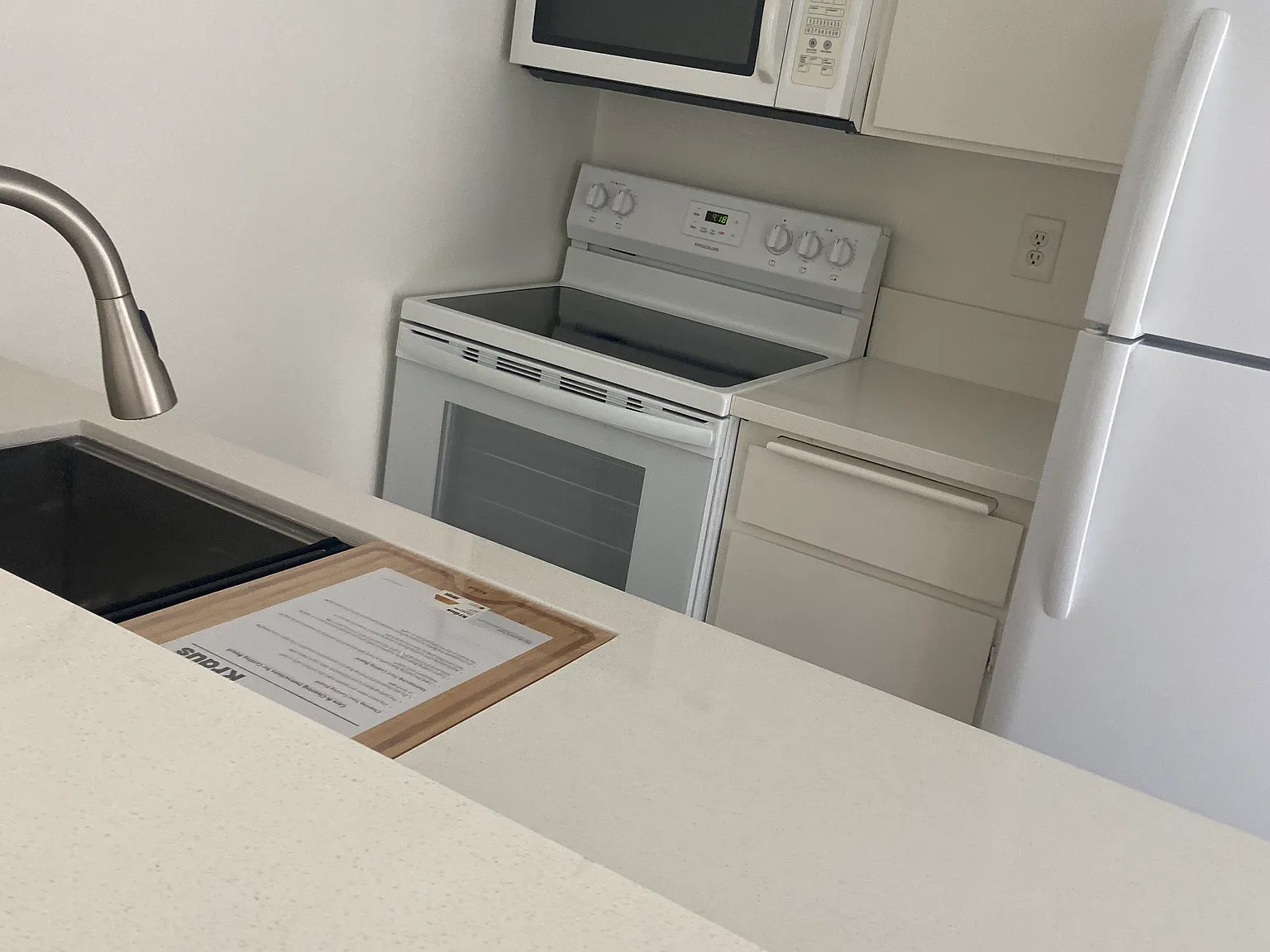 1 bed, 1000 sqft, $3,000 — Photo 1