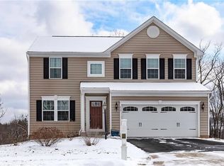 417 Elgin Cir, Coraopolis, PA 15108