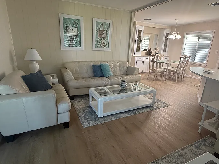 Spacious living room