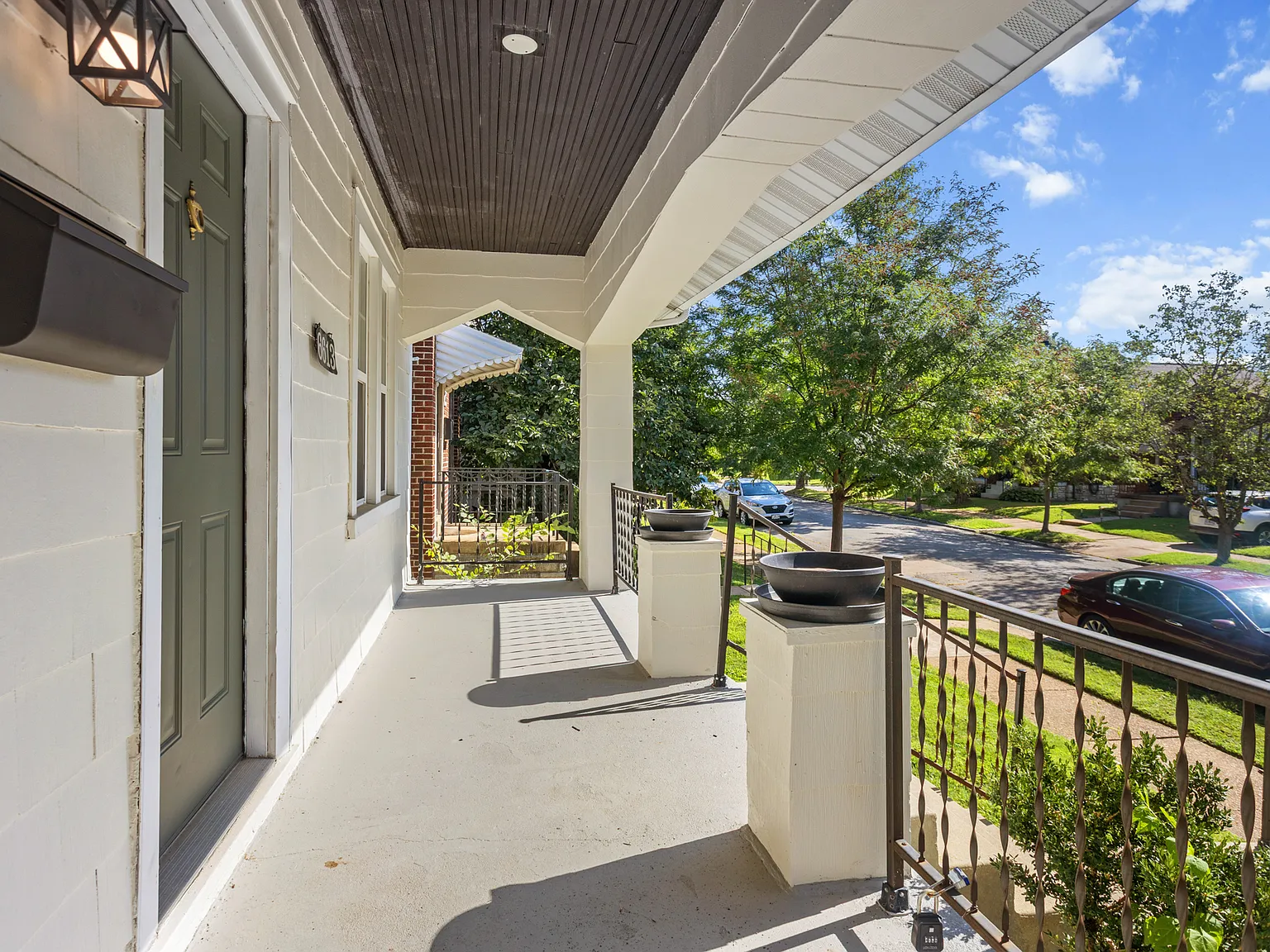2 bed, 965 sqft, $1,800 — Photo 3