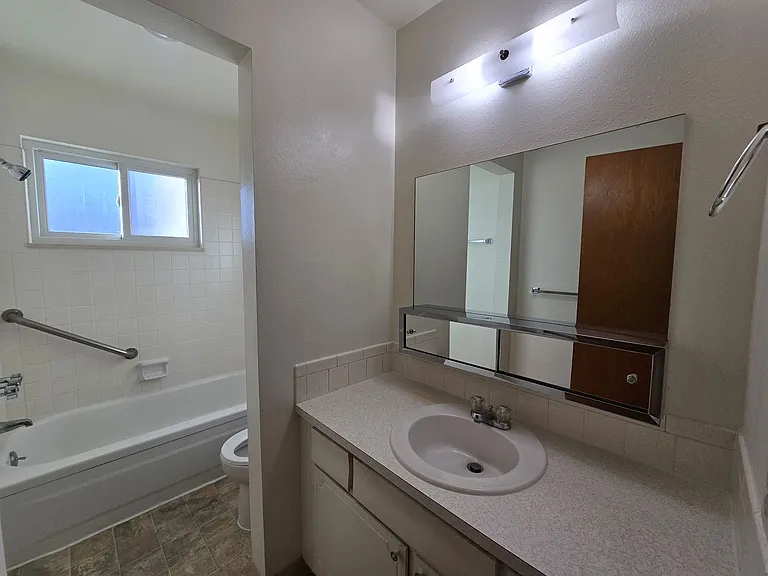 2845 Broadway Street — Photo 17