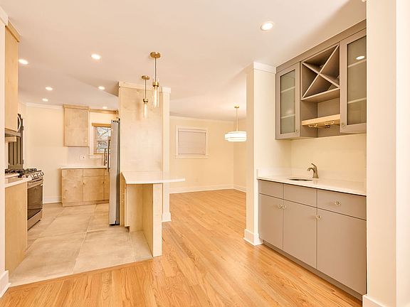 5th image of 2467 Peachtree Rd NE