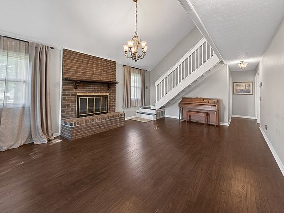 5th image of 151 Baggett Ln