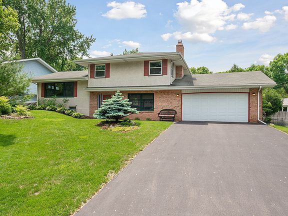 3rd image of 618 McCallum Dr