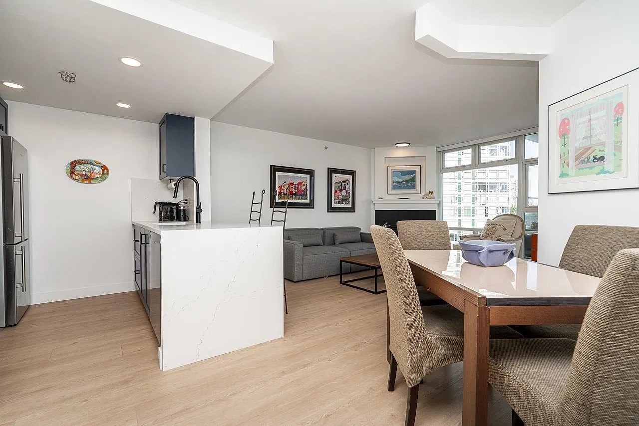 2 bed, 879 sqft, $4,995 — Photo 3