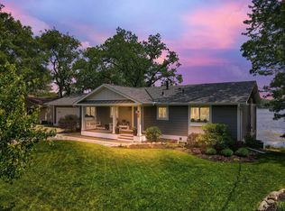 19 W Golden Lake Rd, Circle Pines, MN 55014