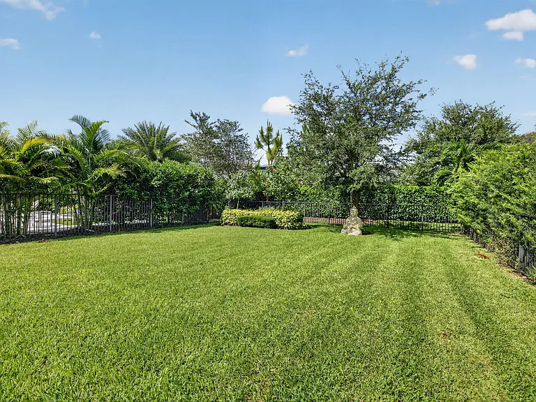 4651 Pinehurst Trl E — Photo 49