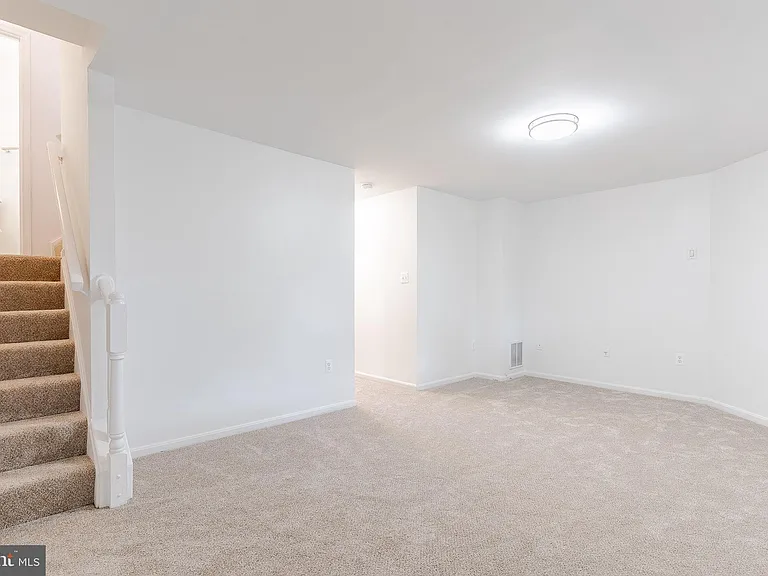 3290 Gina Pl — Photo 17