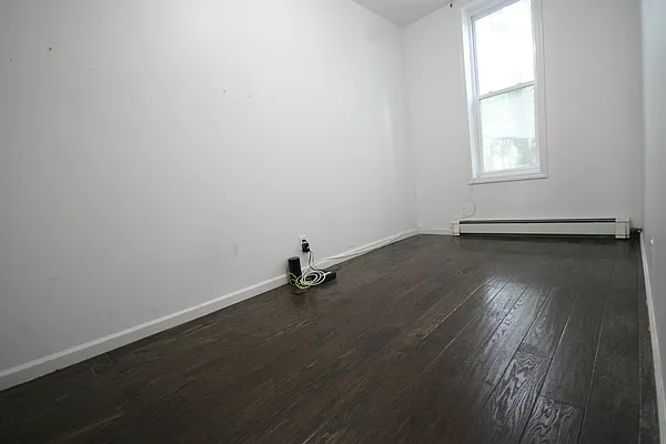 Rented by Rental Solutions Inc | media 37