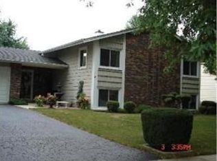 10 Vigilance Ct, Bolingbrook, IL 60440