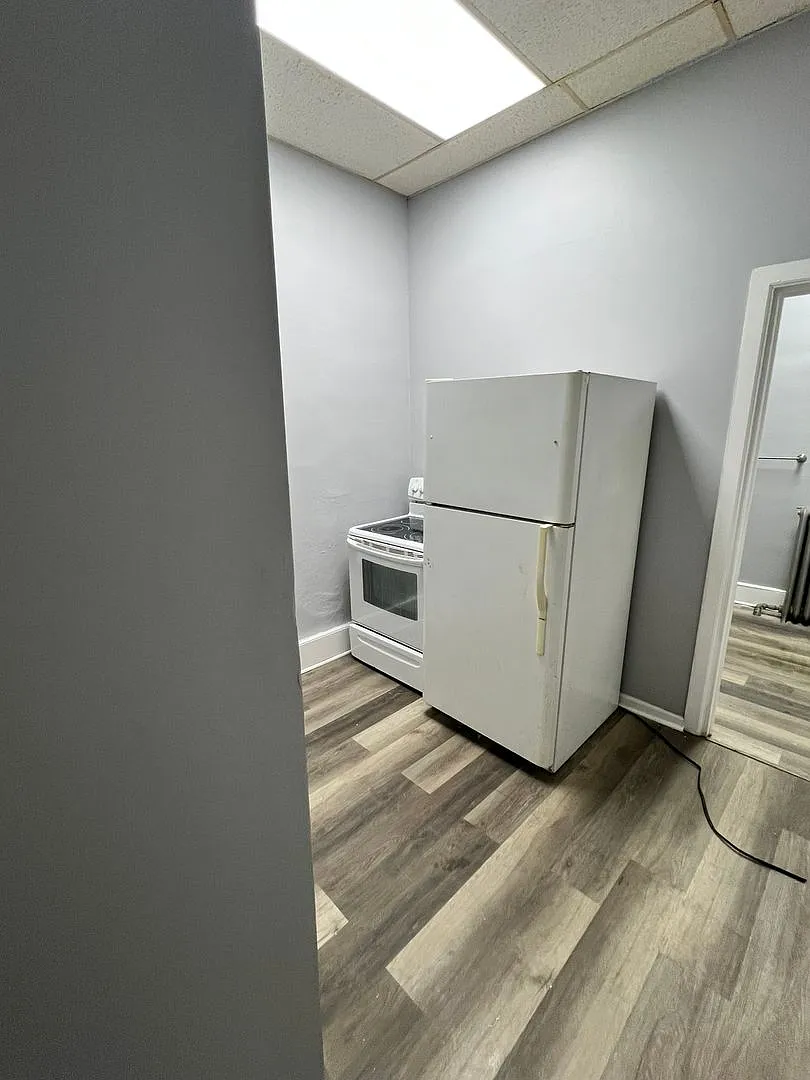 6005 Torresdale Ave — Photo 3