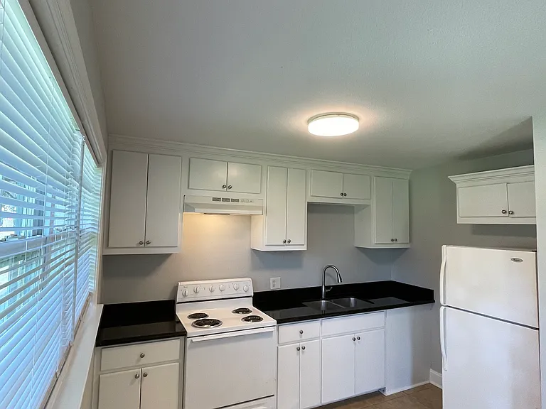 2012 S Ringer Ave #2 — Photo 3