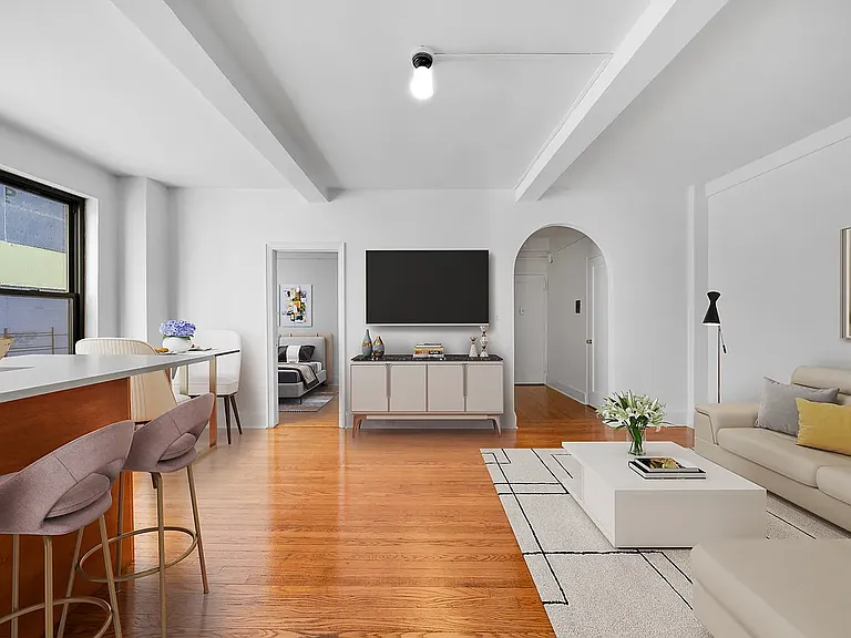 21 E 10th St #12A — Photo 1