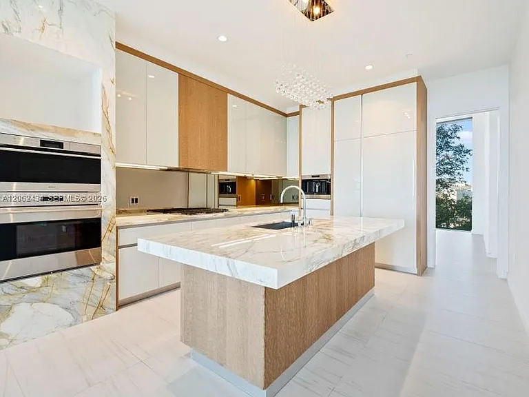 2811 S Bayshore Dr #5C — Photo 15