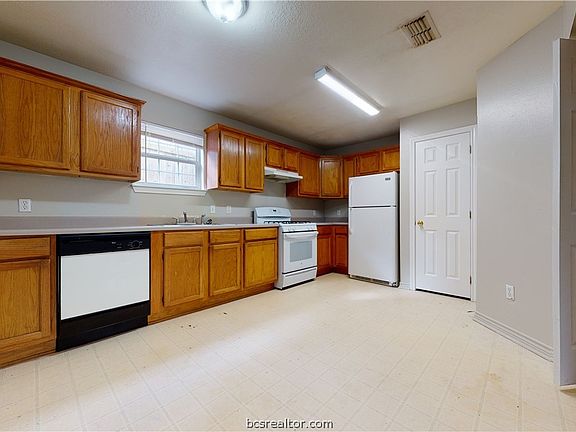 5th image of 306 Cherry St APT B