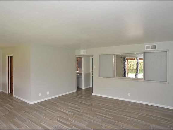 5th image of 313 De Leon Dr