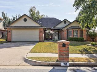 1716 Louis Scott St, Edmond, OK 73003